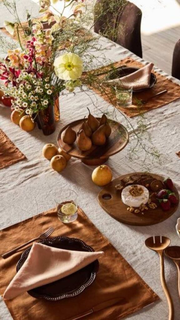 Linen Napkins in Earthy Tones That Replace Paper for Good