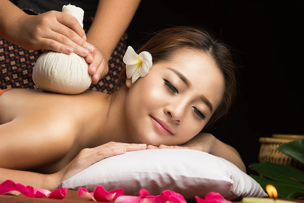 Thai Herbal Compress Massage: Benefits, Techniques, and What to Expect Thai Herbal Compress Massage